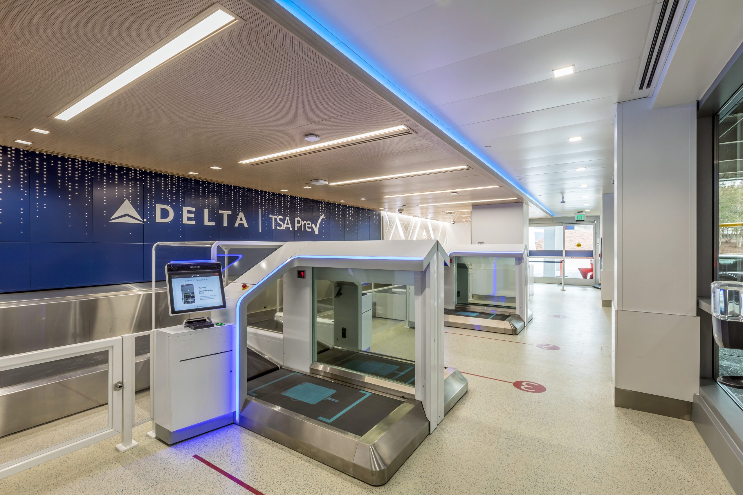 Delta Air Lines – Express Lobby gallery